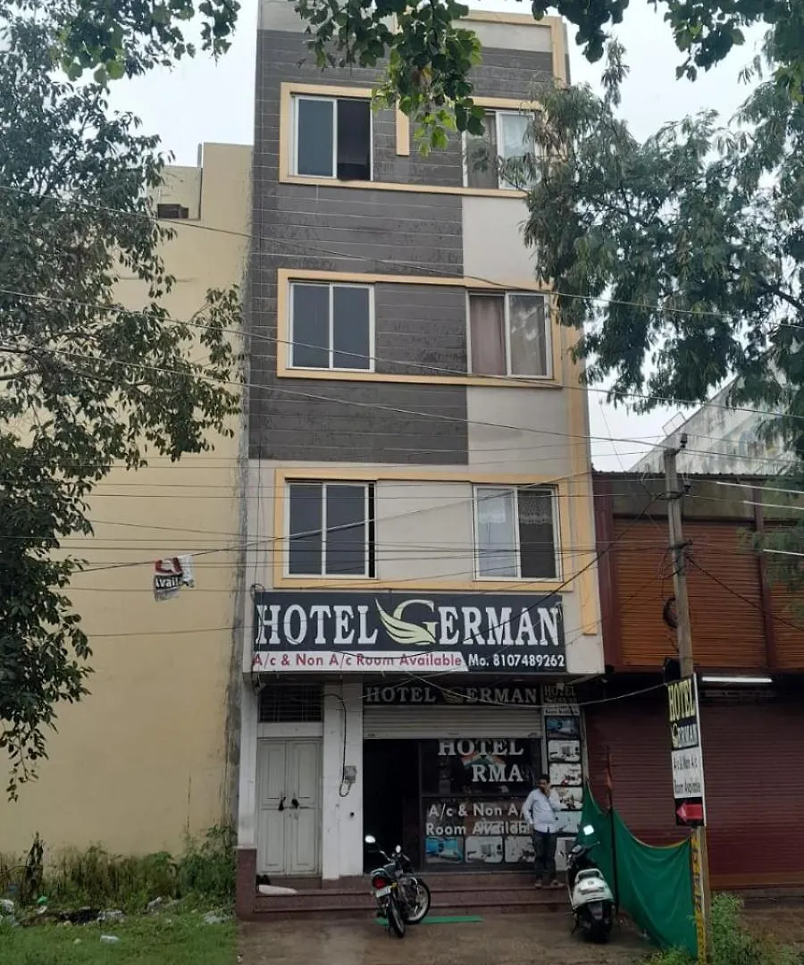 **  Hotel Clear Sky אודייפור הודו